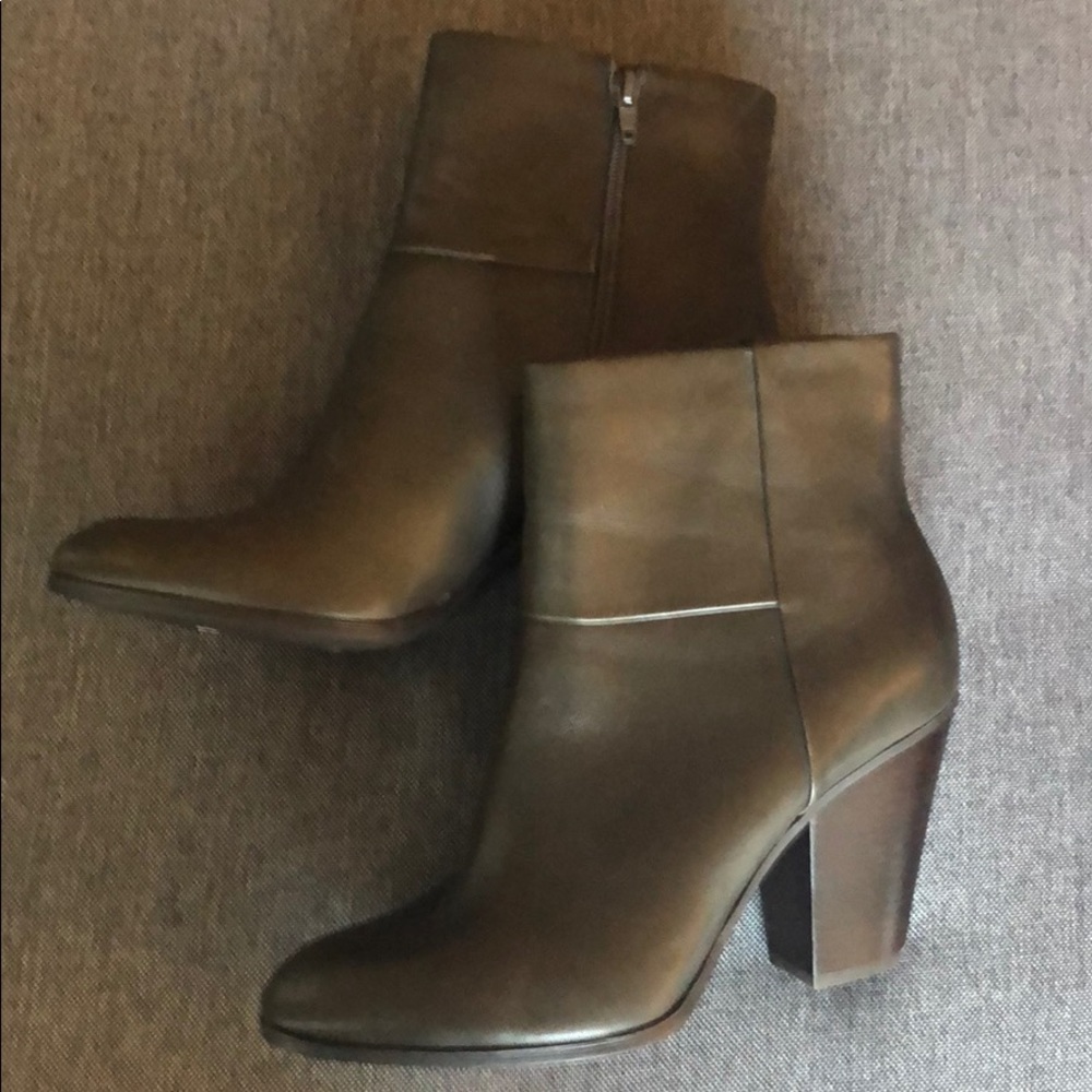 NWOT brown leather heeled bootie Nine West sz 9.5